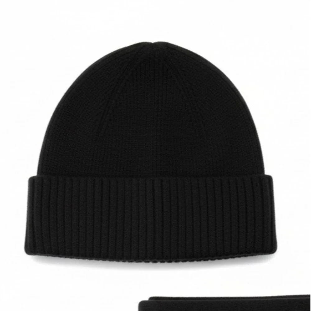 Time and Tru Womens 3-Piece Beanie Gloves Scarf Set One Size Black Winter Knit